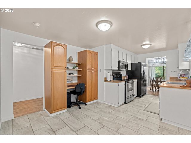 20180 Sw SANDRA Ct, Beaverton, OR 97003
