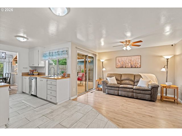 20180 Sw SANDRA Ct, Beaverton, OR 97003