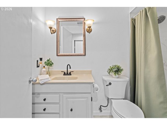 20180 Sw SANDRA Ct, Beaverton, OR 97003