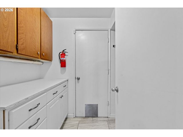 20180 Sw SANDRA Ct, Beaverton, OR 97003