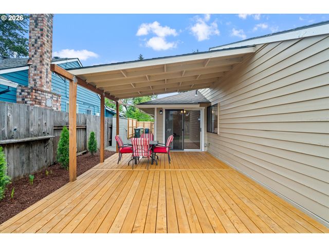 20180 Sw SANDRA Ct, Beaverton, OR 97003