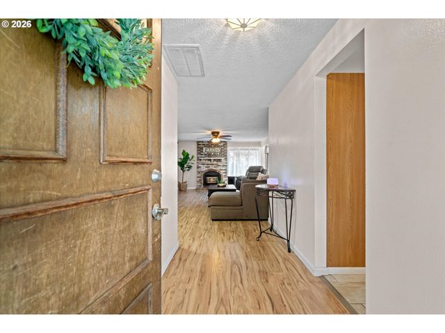 20180 Sw SANDRA Ct, Beaverton, OR 97003