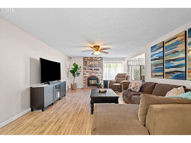 20180 Sw SANDRA Ct, Beaverton, OR 97003