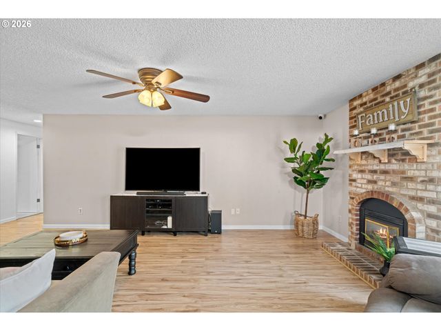 20180 Sw SANDRA Ct, Beaverton, OR 97003