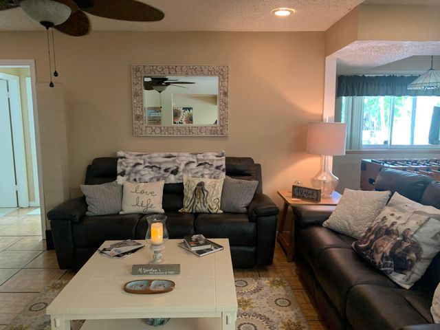 3194 Pebble Beach Drive, Lake Worth, FL 33467