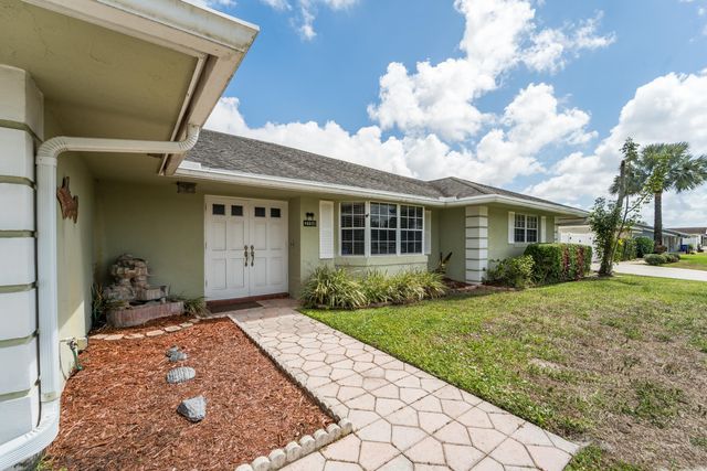 3194 Pebble Beach Drive, Lake Worth, FL 33467