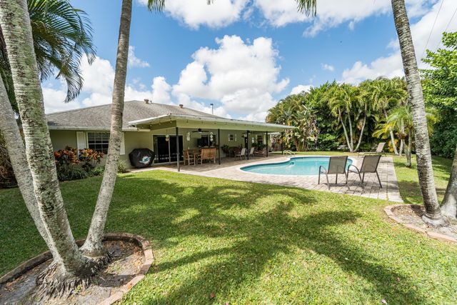 3194 Pebble Beach Drive, Lake Worth, FL 33467