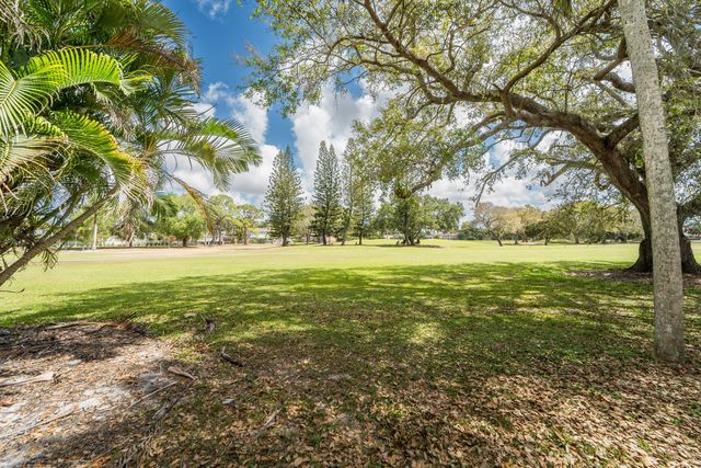 3194 Pebble Beach Drive, Lake Worth, FL 33467