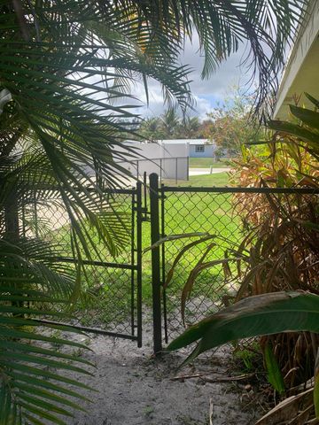 3194 Pebble Beach Drive, Lake Worth, FL 33467