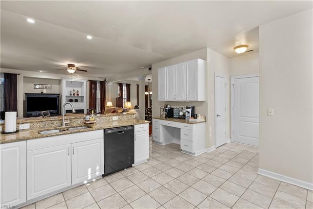 434 Blue Beech WAY, Chesapeake, VA 23320