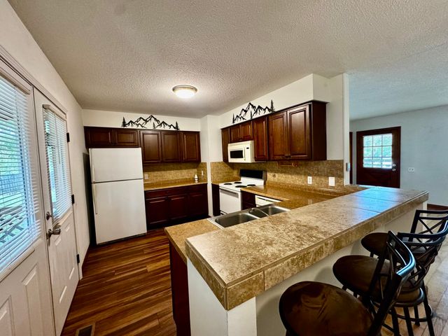 116 Utopia Road, Melbourne, AR 72556