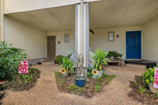 1914 Larette Dr Apt A, Tallahassee, FL 32301