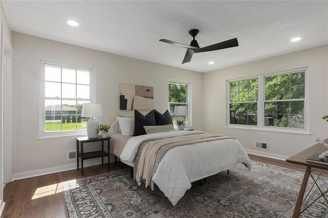10505 W 49th Street, Shawnee, KS 66203