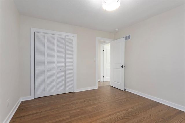 10505 W 49th Street, Shawnee, KS 66203