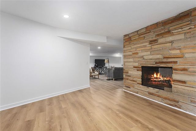 10505 W 49th Street, Shawnee, KS 66203