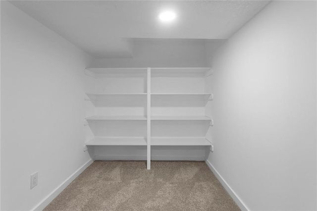 10505 W 49th Street, Shawnee, KS 66203