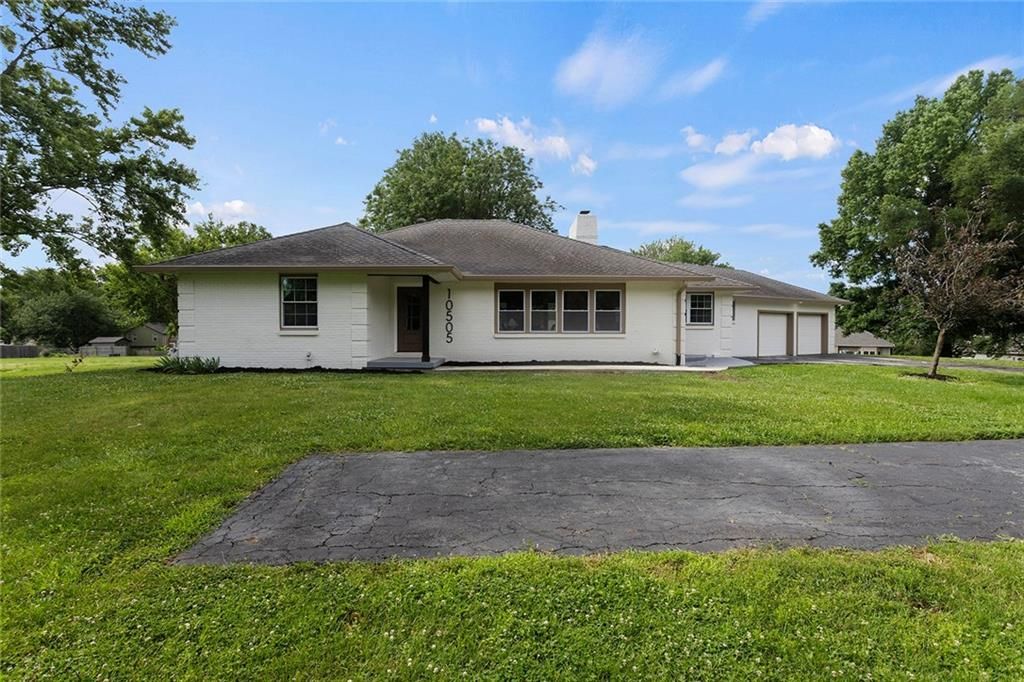 10505 W 49th Street, Shawnee, KS 66203