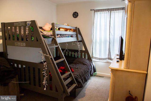 1101 BEAVER RUN RD, Burlington, WV 26710