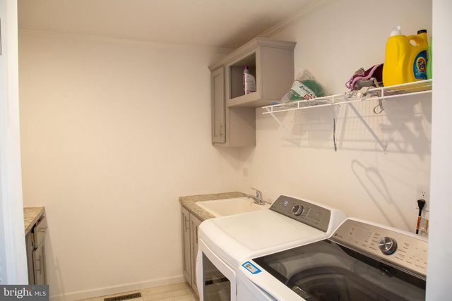 1101 BEAVER RUN RD, Burlington, WV 26710