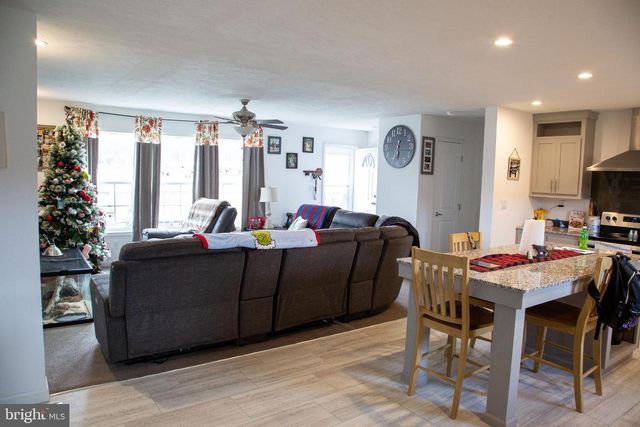 1101 BEAVER RUN RD, Burlington, WV 26710