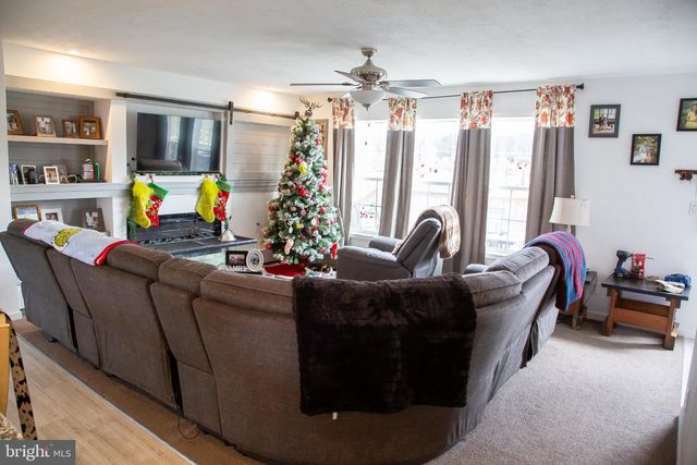 1101 BEAVER RUN RD, Burlington, WV 26710