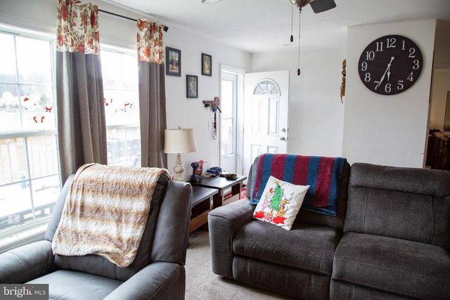 1101 BEAVER RUN RD, Burlington, WV 26710