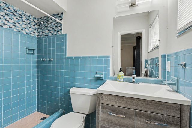 2770 NE 53rd Street, Lighthouse Point, FL 33064