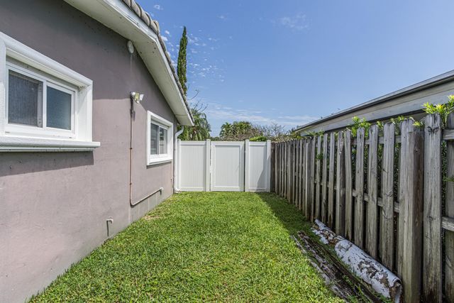 2770 NE 53rd Street, Lighthouse Point, FL 33064
