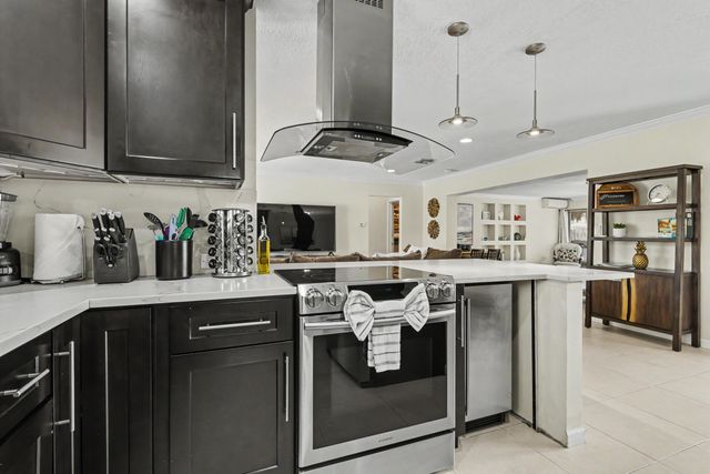 2770 NE 53rd Street, Lighthouse Point, FL 33064