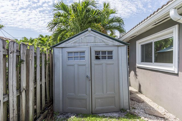 2770 NE 53rd Street, Lighthouse Point, FL 33064