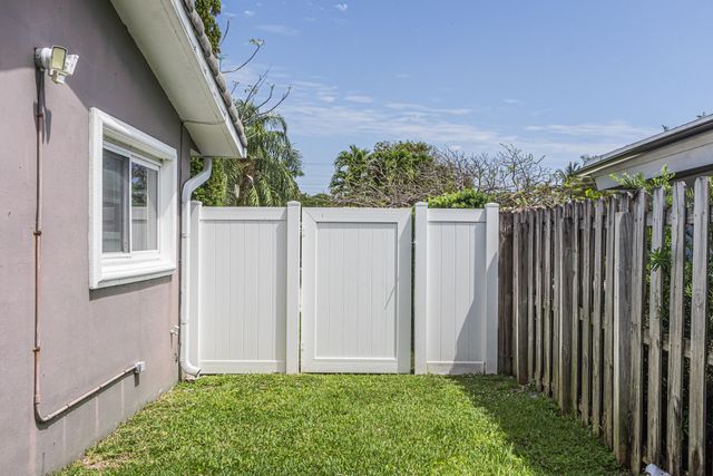 2770 NE 53rd Street, Lighthouse Point, FL 33064
