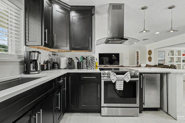 2770 NE 53rd Street, Lighthouse Point, FL 33064
