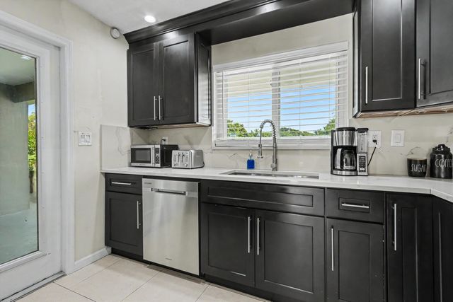 2770 NE 53rd Street, Lighthouse Point, FL 33064