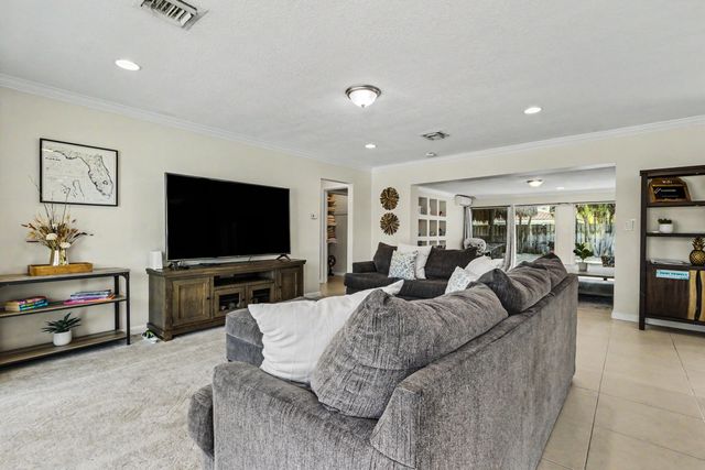 2770 NE 53rd Street, Lighthouse Point, FL 33064