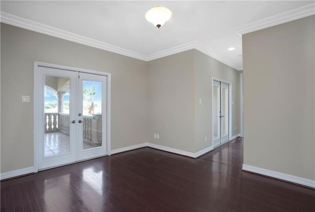 18 E Bar Le Doc Dr, Corpus Christi, TX 78414