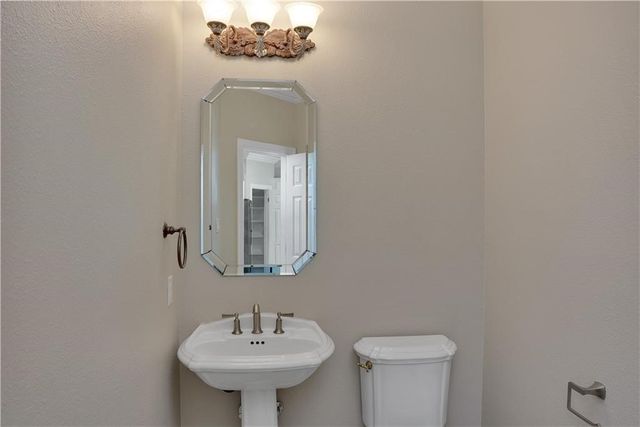 18 E Bar Le Doc Dr, Corpus Christi, TX 78414