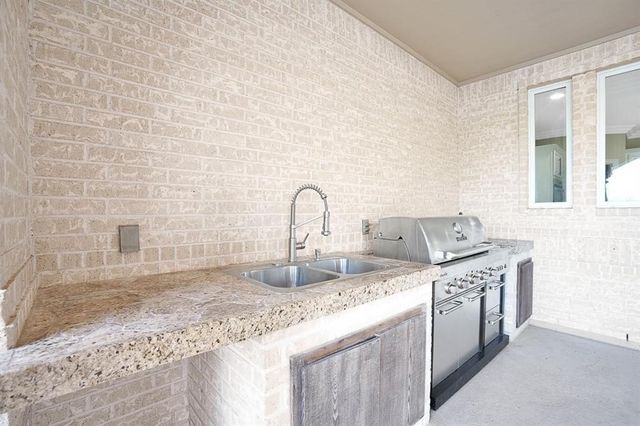 18 E Bar Le Doc Dr, Corpus Christi, TX 78414