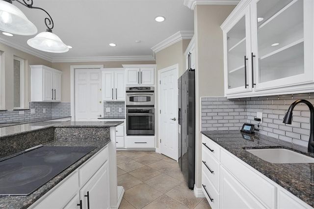 18 E Bar Le Doc Dr, Corpus Christi, TX 78414