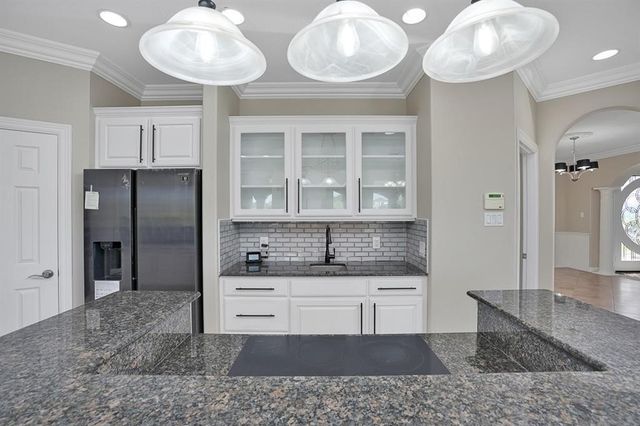 18 E Bar Le Doc Dr, Corpus Christi, TX 78414