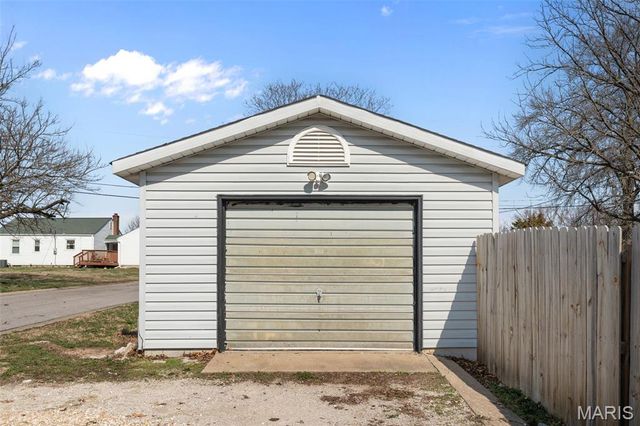 301 E Maple Street, Wentzville, MO 63385