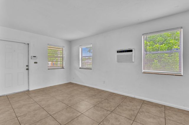 4936 NE 14TH Avenue, Pompano Beach, FL 33064