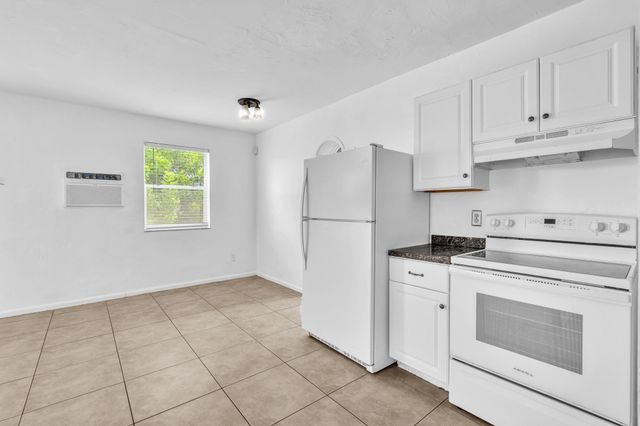 4936 NE 14TH Avenue, Pompano Beach, FL 33064