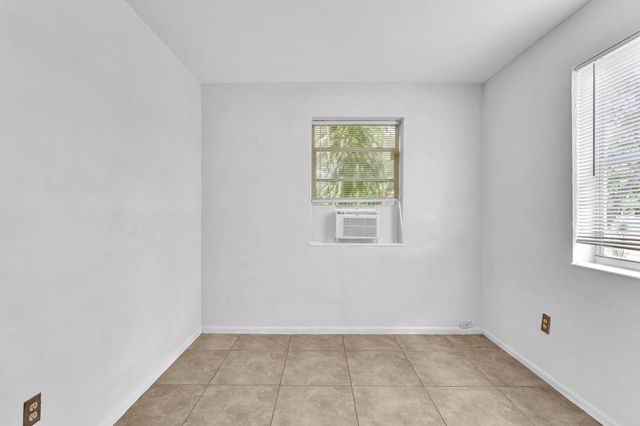 4936 NE 14TH Avenue, Pompano Beach, FL 33064