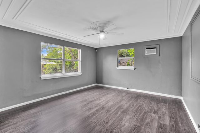 4936 NE 14TH Avenue, Pompano Beach, FL 33064