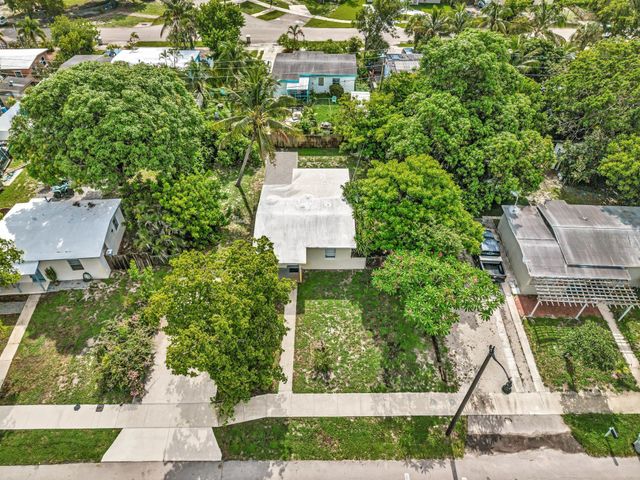 4936 NE 14TH Avenue, Pompano Beach, FL 33064