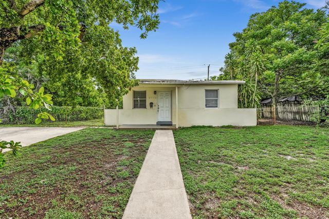 4936 NE 14TH Avenue, Pompano Beach, FL 33064