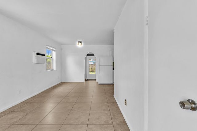 4936 NE 14TH Avenue, Pompano Beach, FL 33064