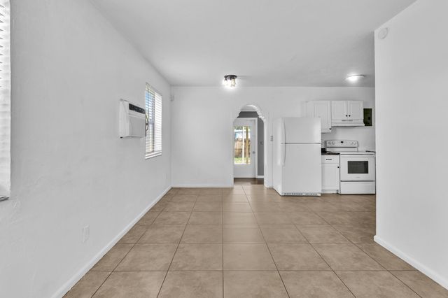 4936 NE 14TH Avenue, Pompano Beach, FL 33064