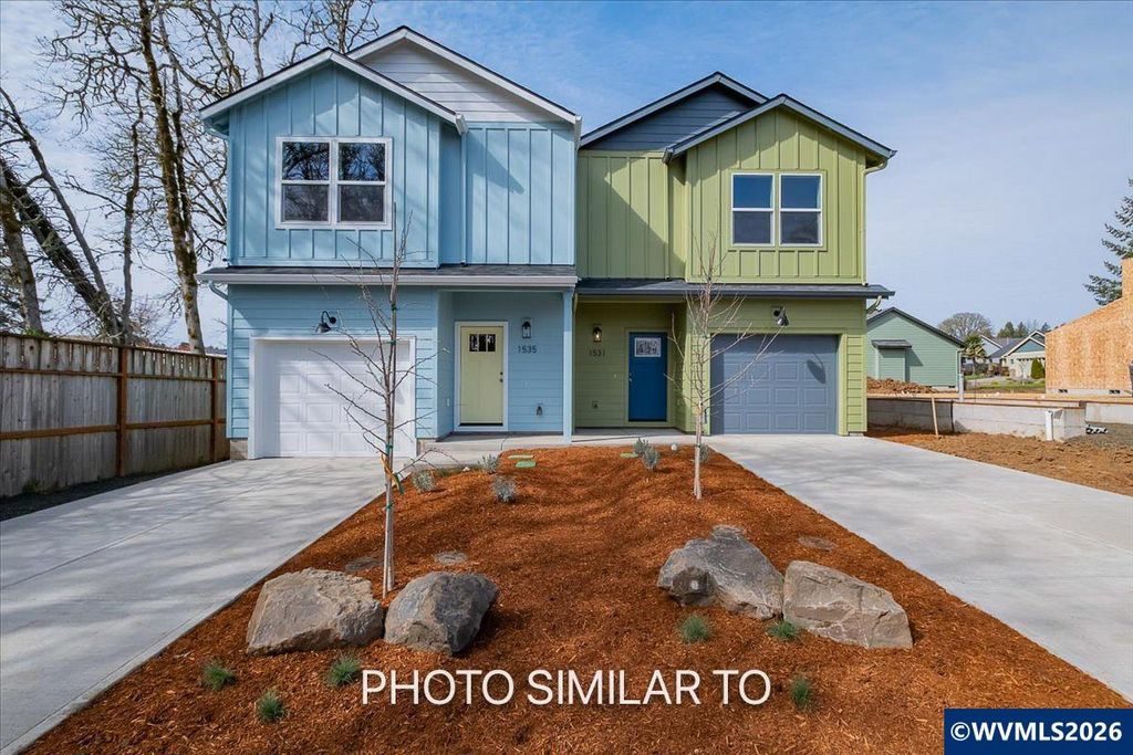 Image 1 of property listing at 1525 SW 11th St, Dallas, OR 97338