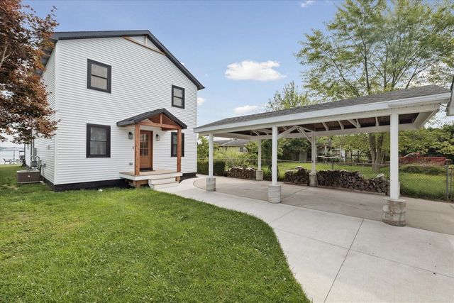 9098 Dexter-Pinckney Road, Pinckney, MI 48169